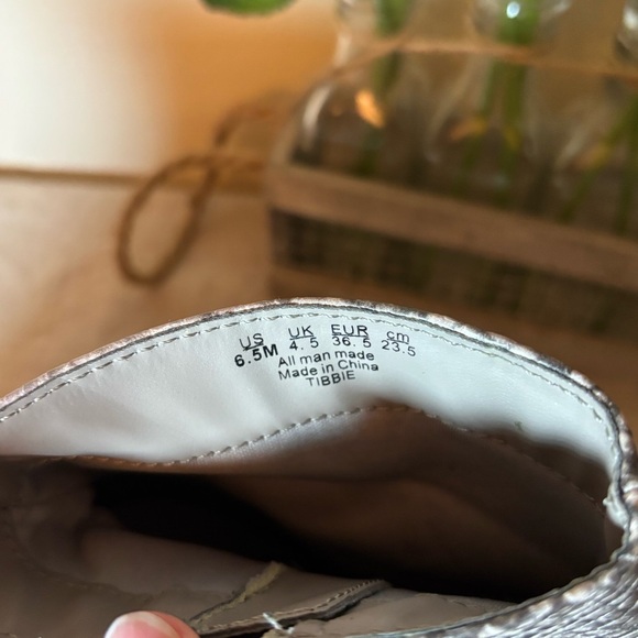 Carlos by Carlos Santana Women's Tibbie Heeled Ankle Bootie Snake Skin Size 6.5M - Picture 9 of 10